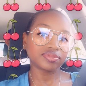 Meet your Posher, Shawna